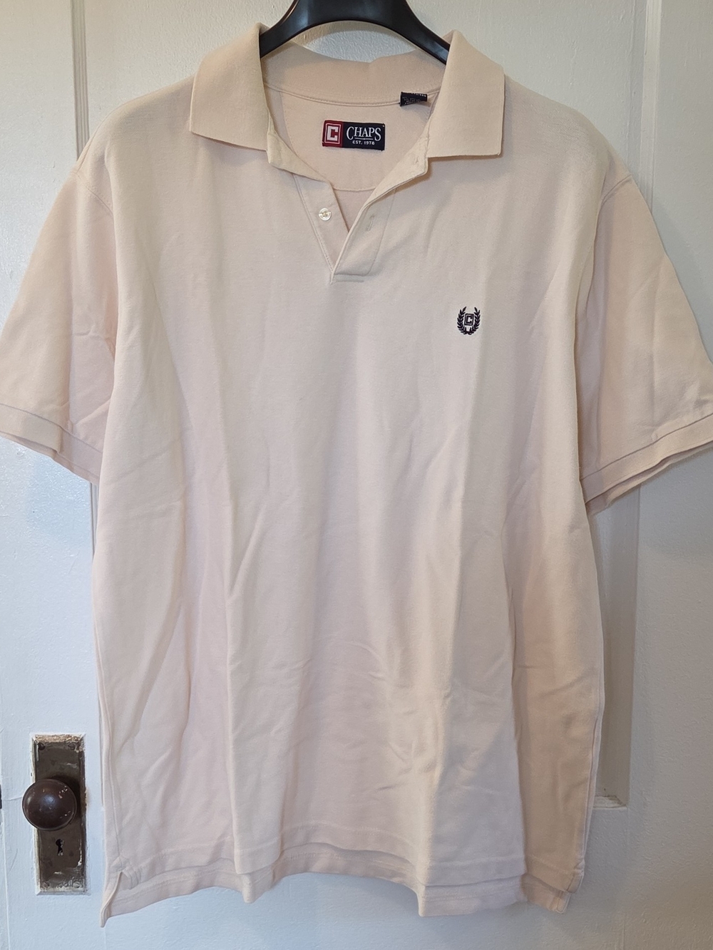 Chaps Men’s Light Cream Polo with Embroidered Crest